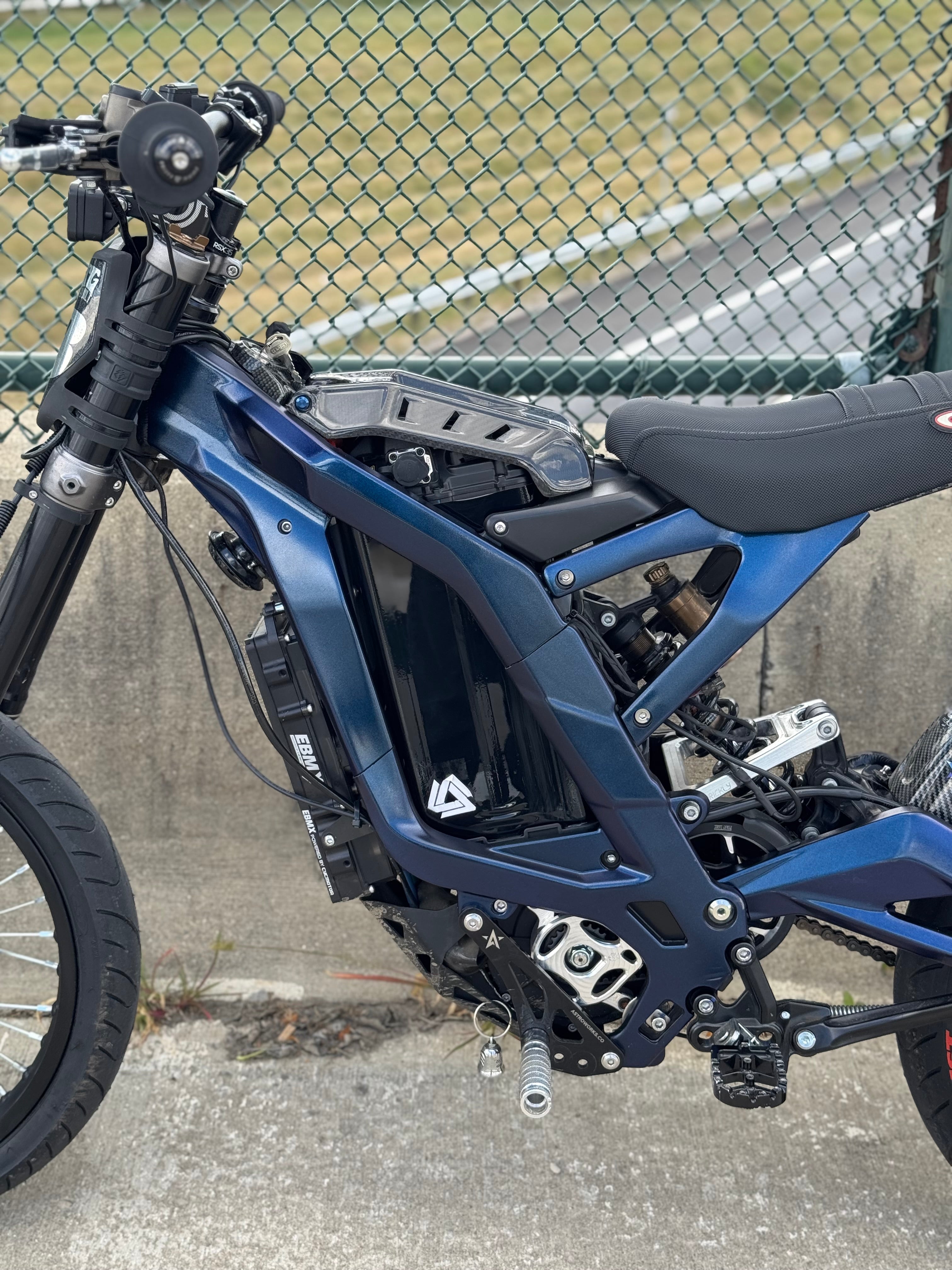 Blue/Purple Color-Changing Surron LBX Frame Guards